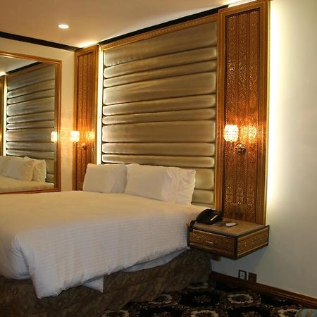 Indus Hotel ไฮเดอราบาด ภายนอก รูปภาพ