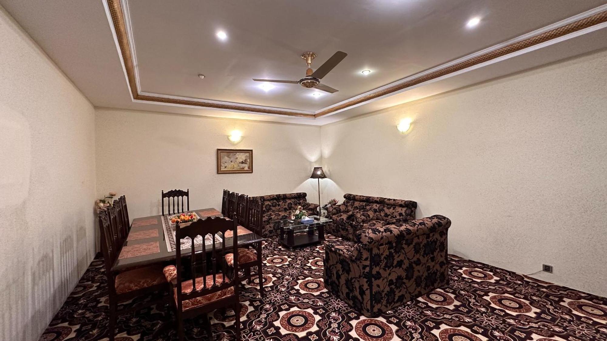Indus Hotel ไฮเดอราบาด ภายนอก รูปภาพ