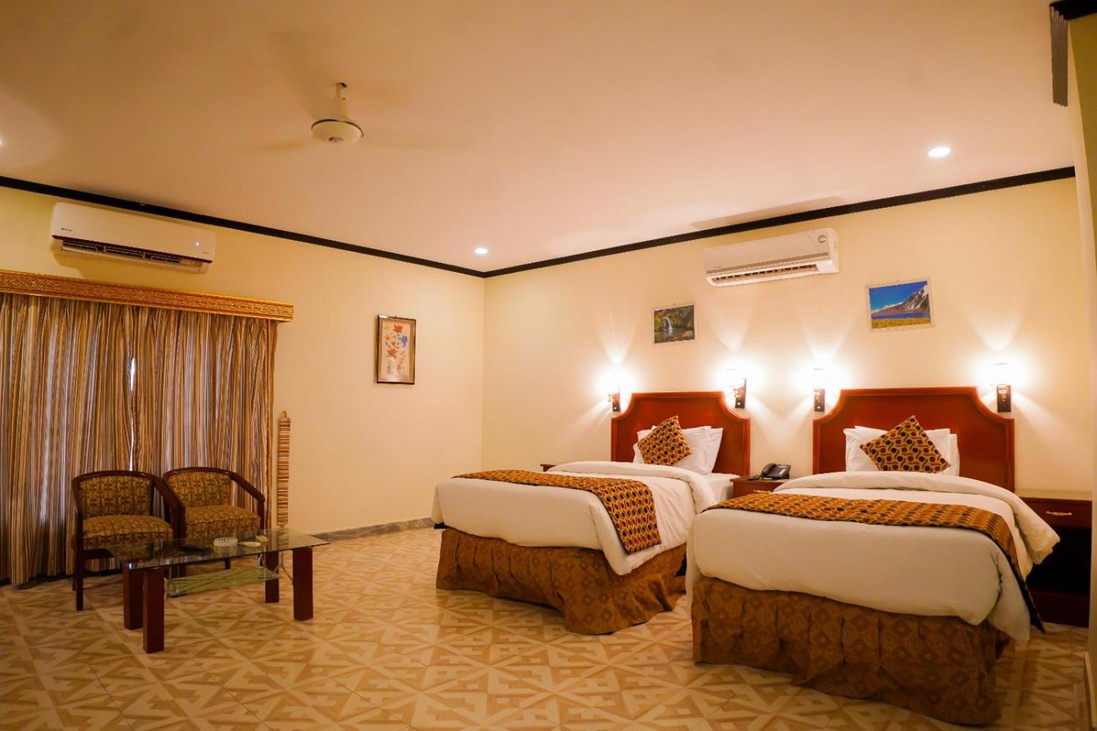 Indus Hotel ไฮเดอราบาด ภายนอก รูปภาพ