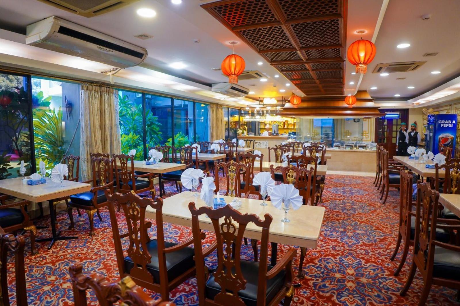Indus Hotel ไฮเดอราบาด ภายนอก รูปภาพ