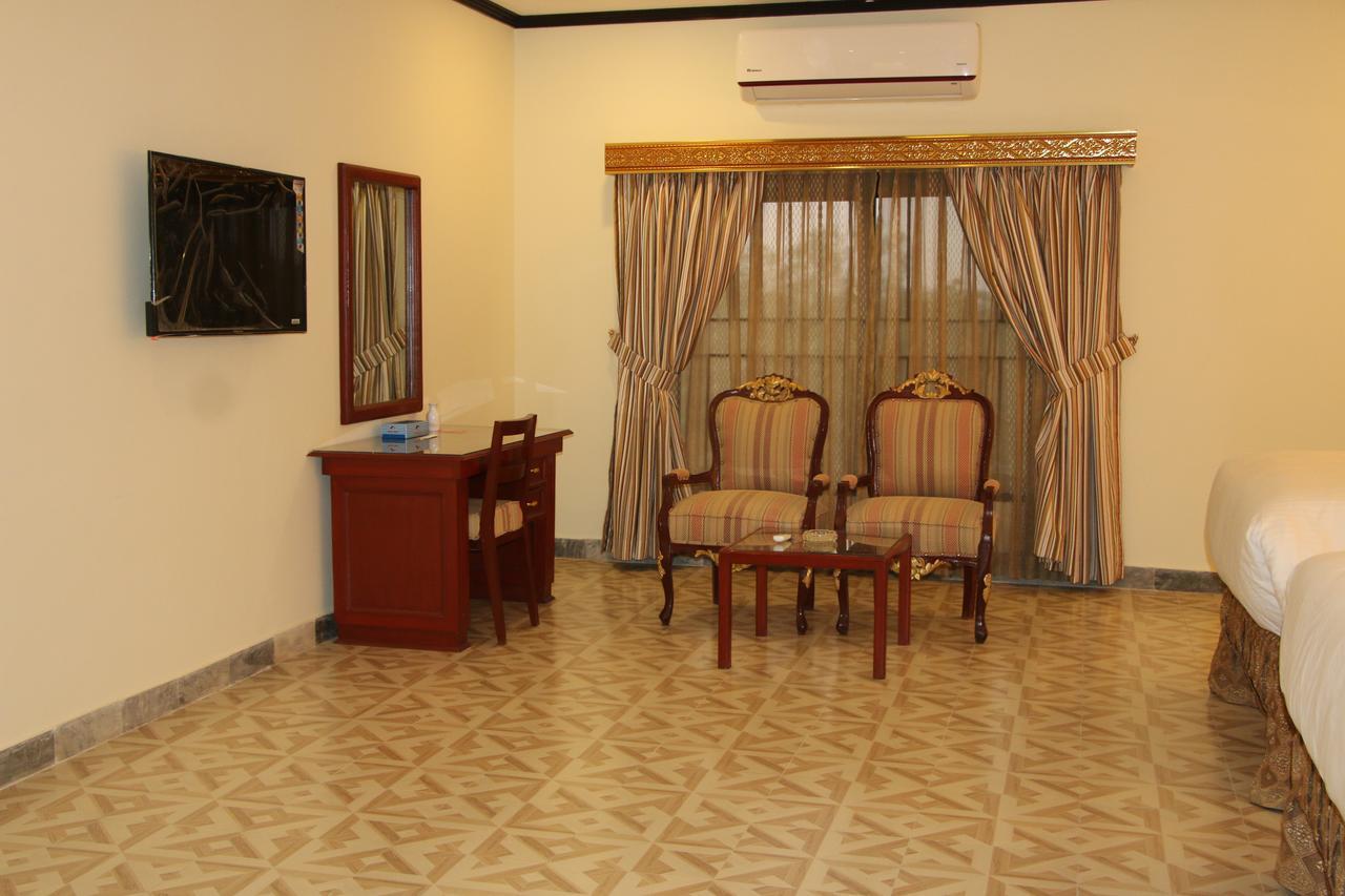 Indus Hotel ไฮเดอราบาด ภายนอก รูปภาพ